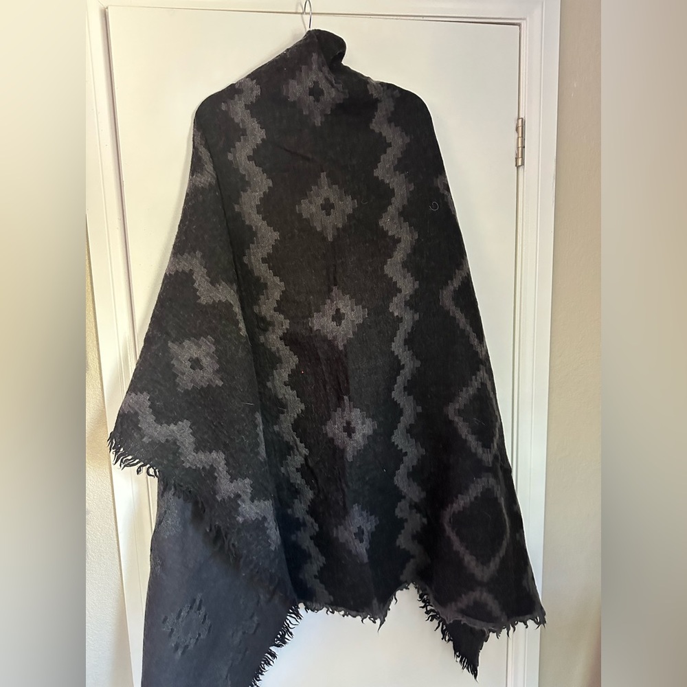 Aritzia Blanket Scarf
